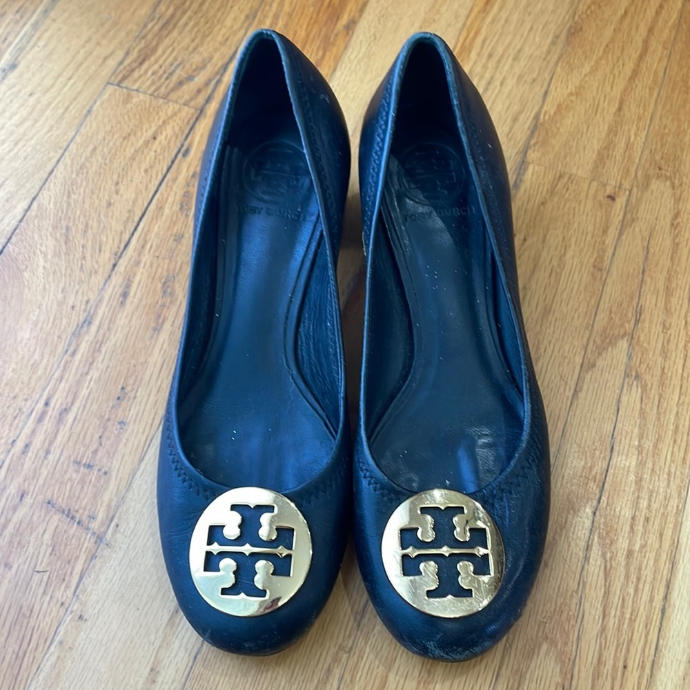 janey pump tory burch